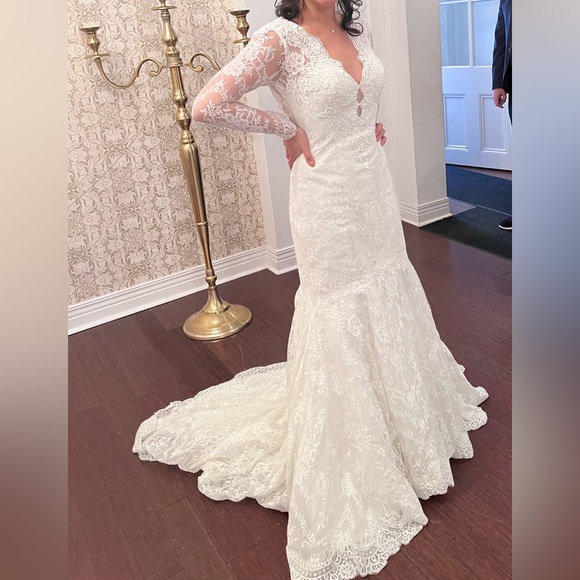 Allure wedding dress style 9260 size S - Picture 9 of 16